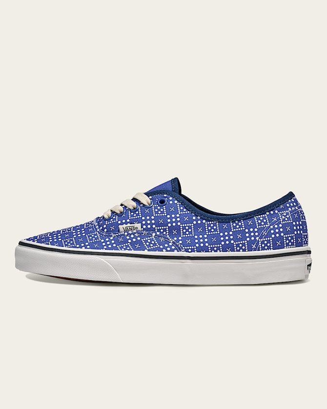 Authentic Shoe VN000D7YCJE