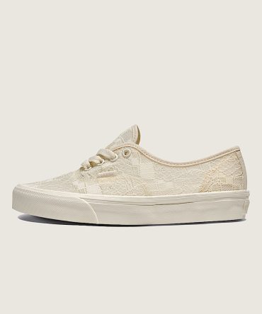 Authentic Shoe VN000D8BCCZ