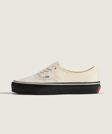 Premium Authentic Duck Canvas Shoe VN000EBNYB2