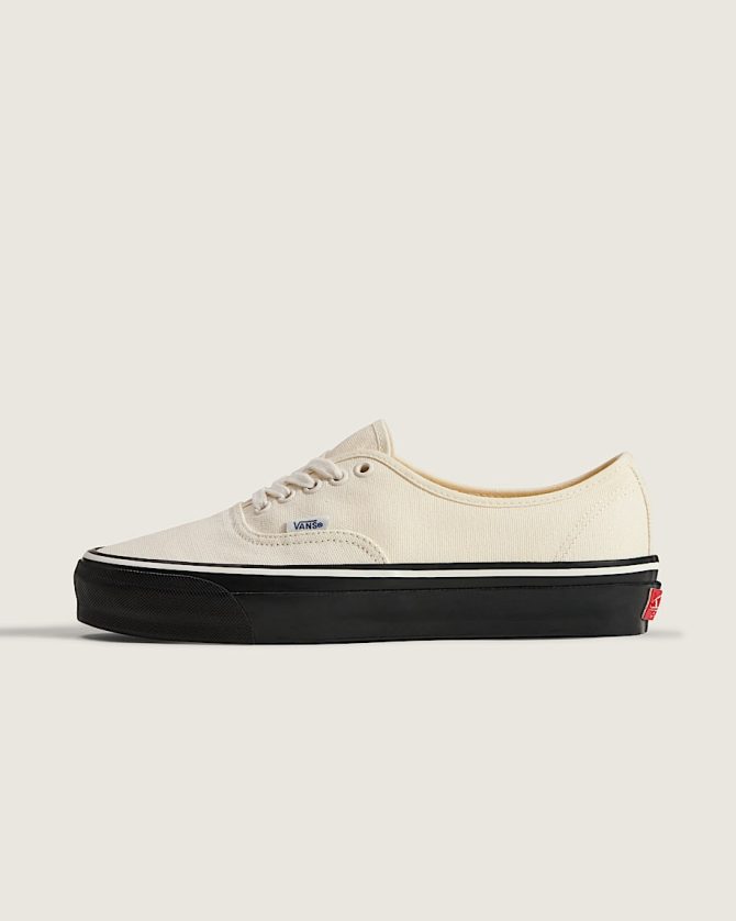 Premium Authentic Duck Canvas Shoe VN000EBNYB2