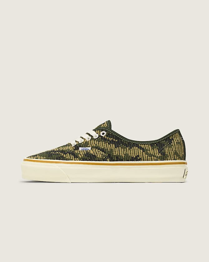 Premium Authentic Shoe VN000D5K18S