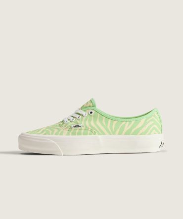 Premium Authentic Shoe VN000EBNE2Y