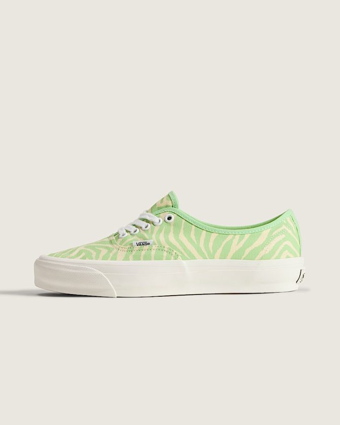 Premium Authentic Shoe VN000EBNE2Y
