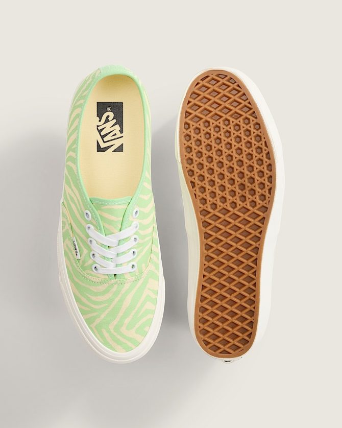 Premium Authentic Shoe VN000EBNE2Y - Image 4