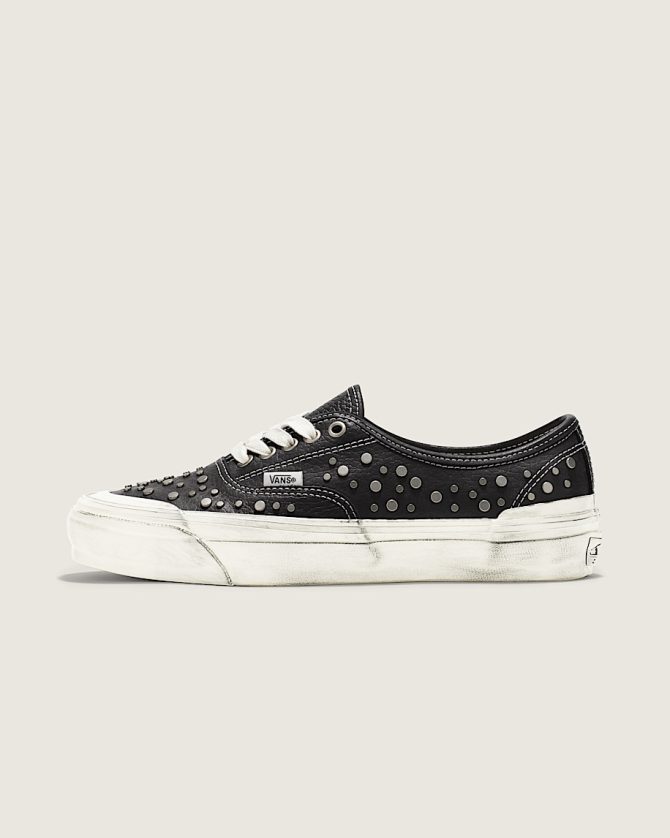 Premium Authentic Studded Leather Shoe VN000EGZBPR
