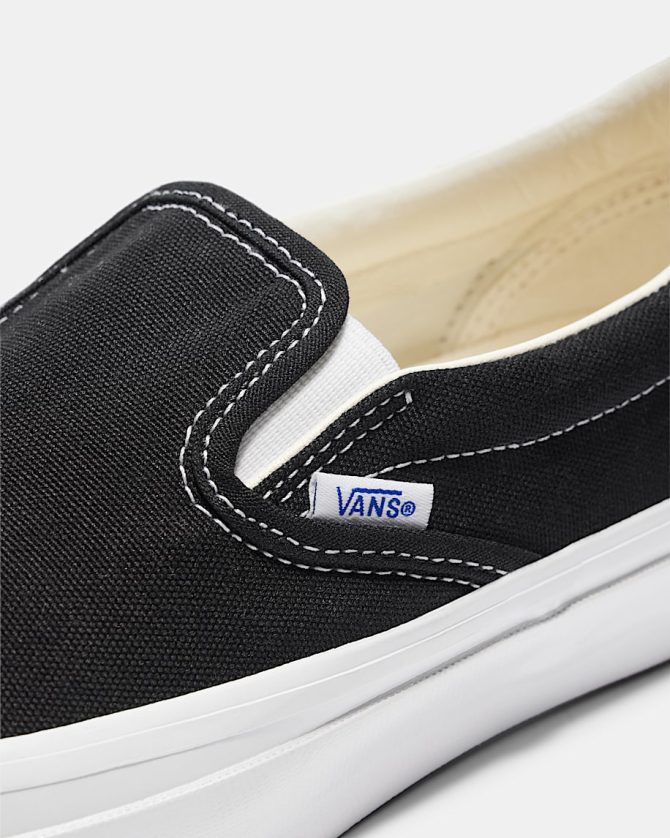 Premium Classic Slip-On  Shoe VN000CSEBA2 - Image 5