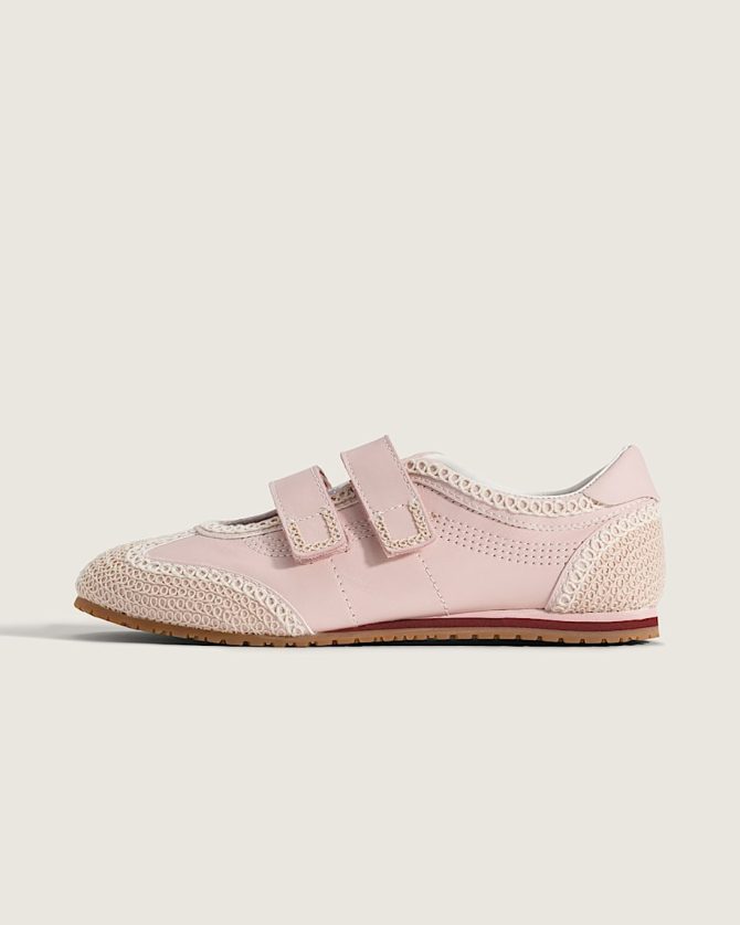 Premium Mary Jane Super LowPro Shoe VN000D9GO3N